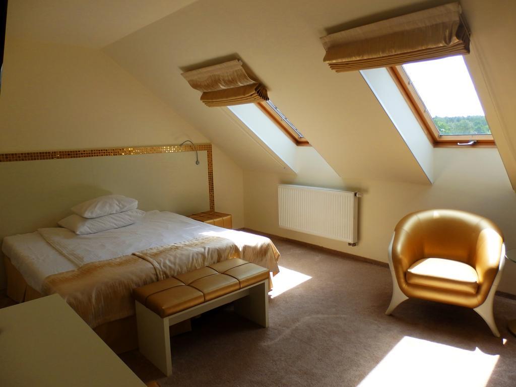 Hotel Court Wellness&Spa Kędzierzyn-Koźle Oda fotoğraf