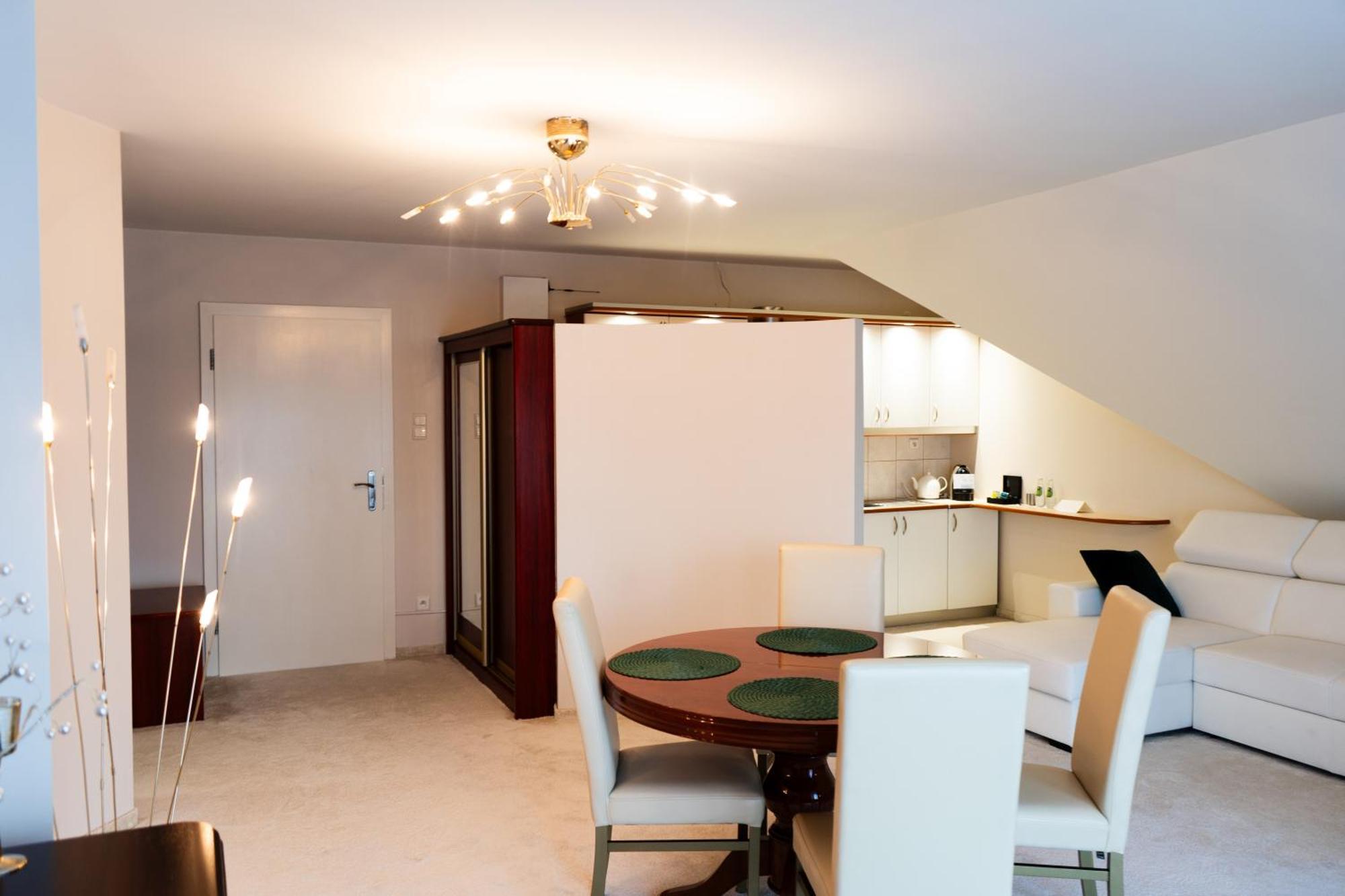 Hotel Court Wellness&Spa Kędzierzyn-Koźle Dış mekan fotoğraf