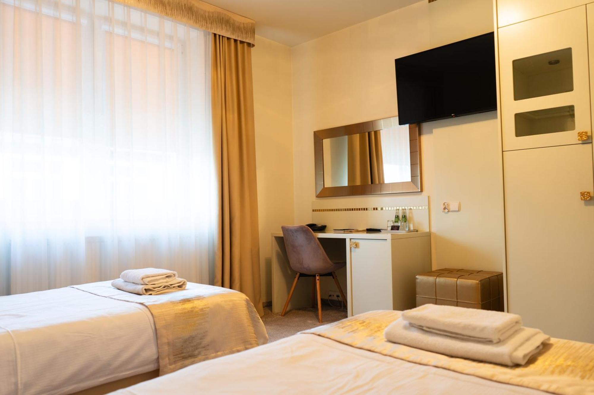 Hotel Court Wellness&Spa Kędzierzyn-Koźle Dış mekan fotoğraf