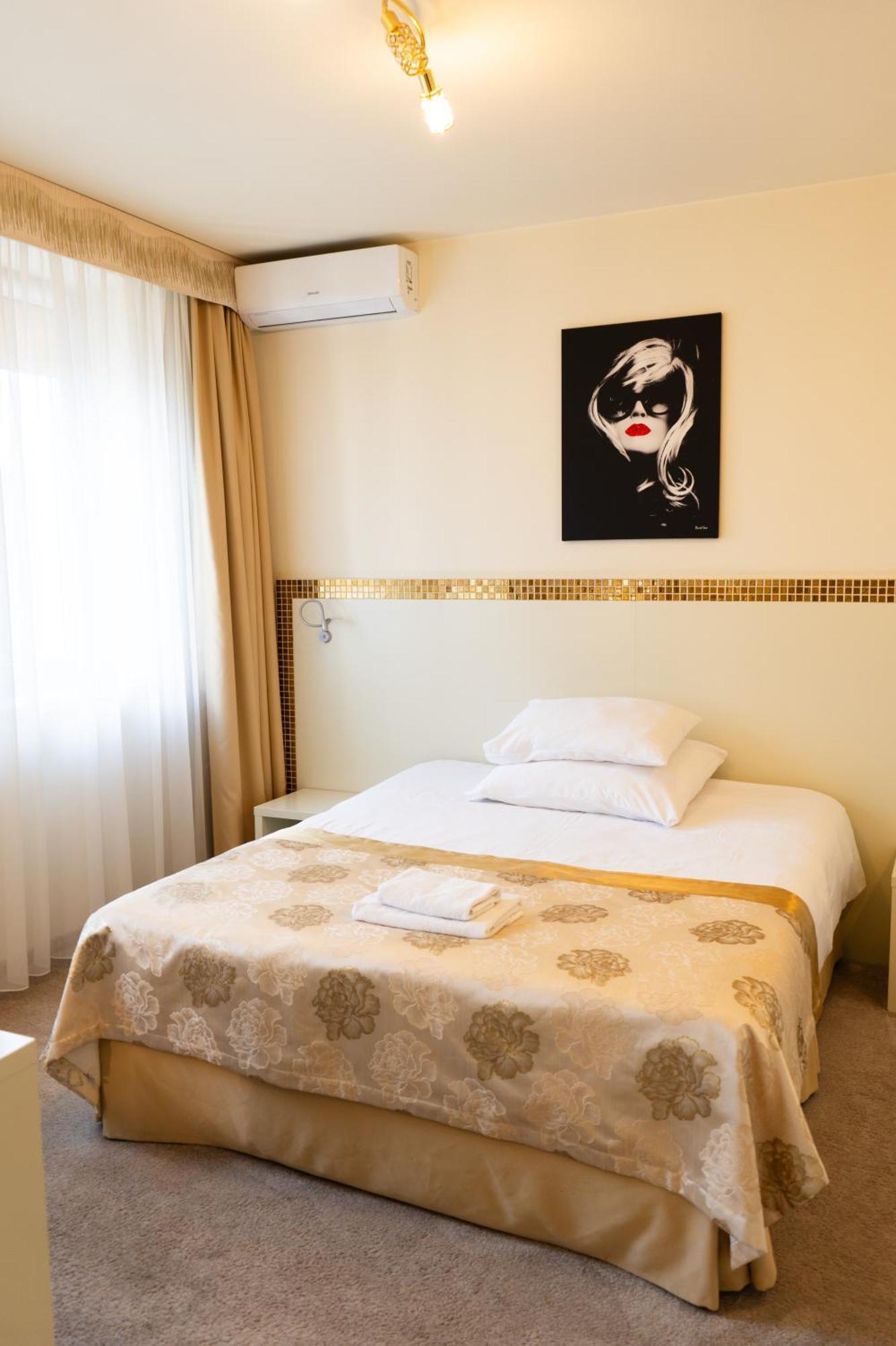 Hotel Court Wellness&Spa Kędzierzyn-Koźle Dış mekan fotoğraf