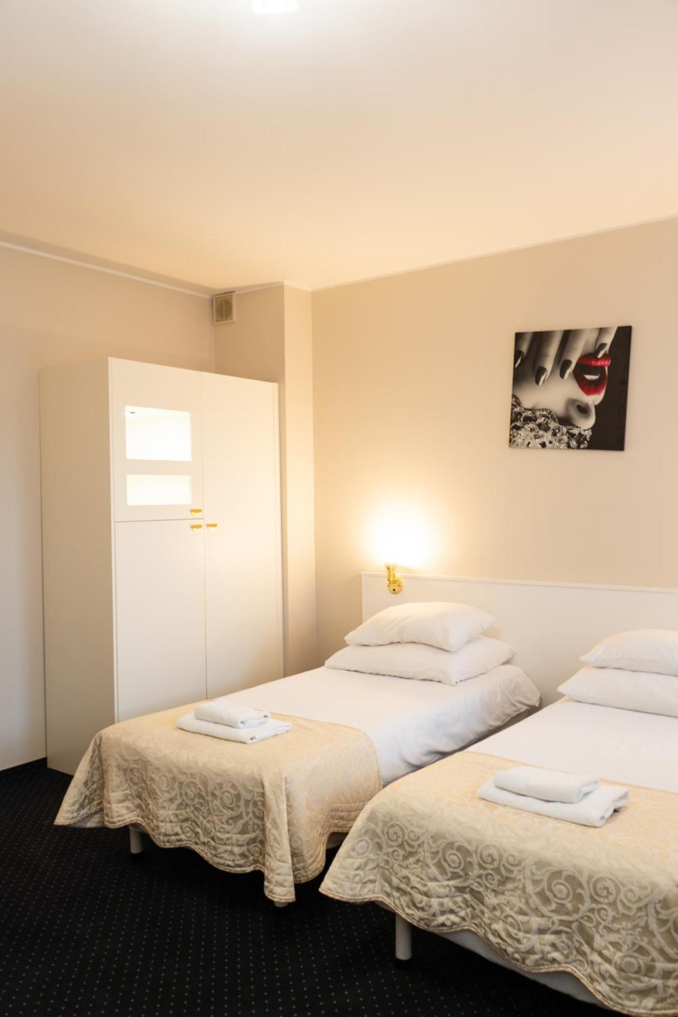 Hotel Court Wellness&Spa Kędzierzyn-Koźle Dış mekan fotoğraf