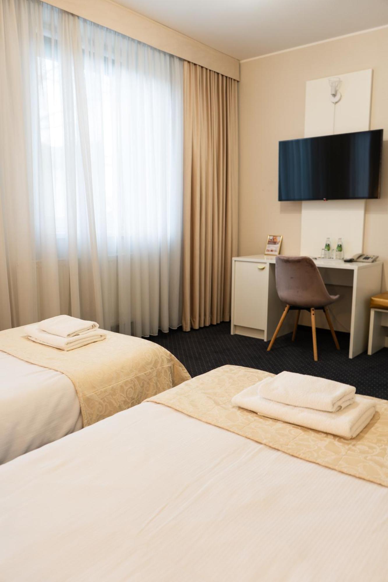 Hotel Court Wellness&Spa Kędzierzyn-Koźle Dış mekan fotoğraf