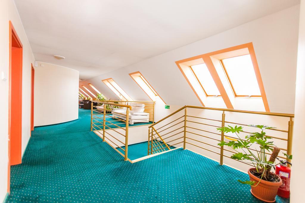 Hotel Court Wellness&Spa Kędzierzyn-Koźle Dış mekan fotoğraf