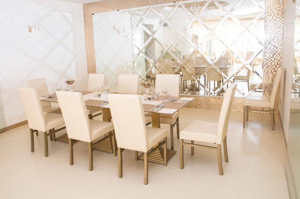Hotel Court Wellness&Spa Kędzierzyn-Koźle Dış mekan fotoğraf